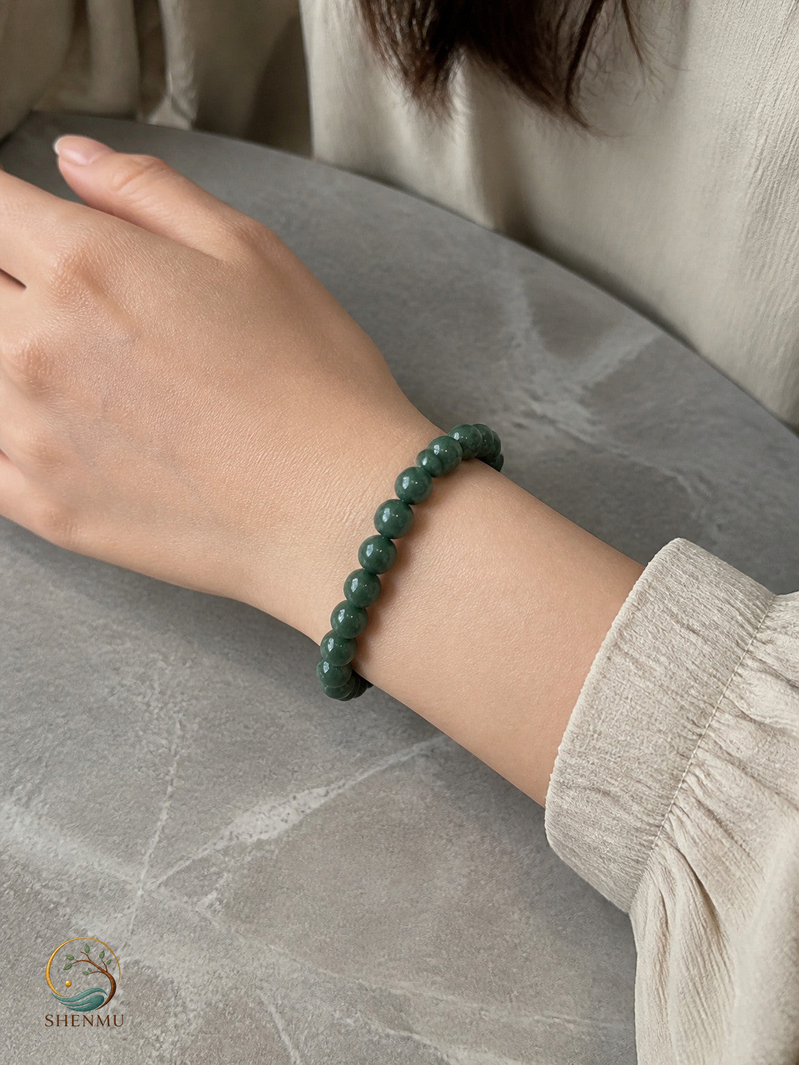 Green Beads with a Quiet Wood Scent