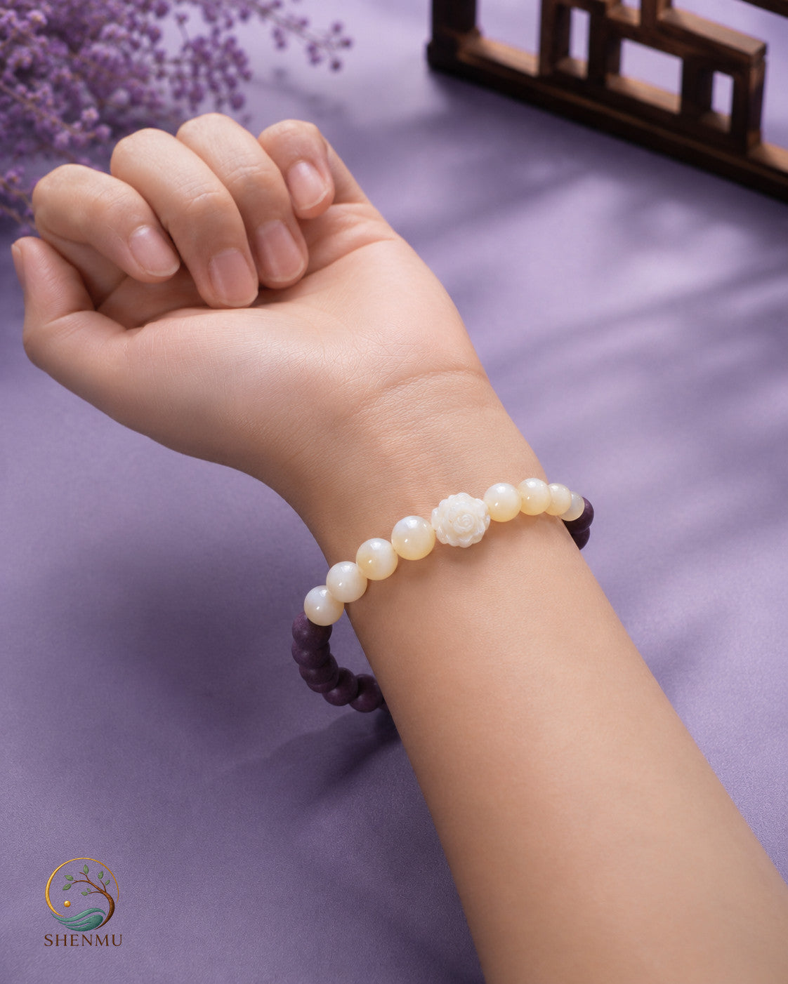 Purple Veil — Botanical Aroma Wood & Mother-of-Pearl Bracelet