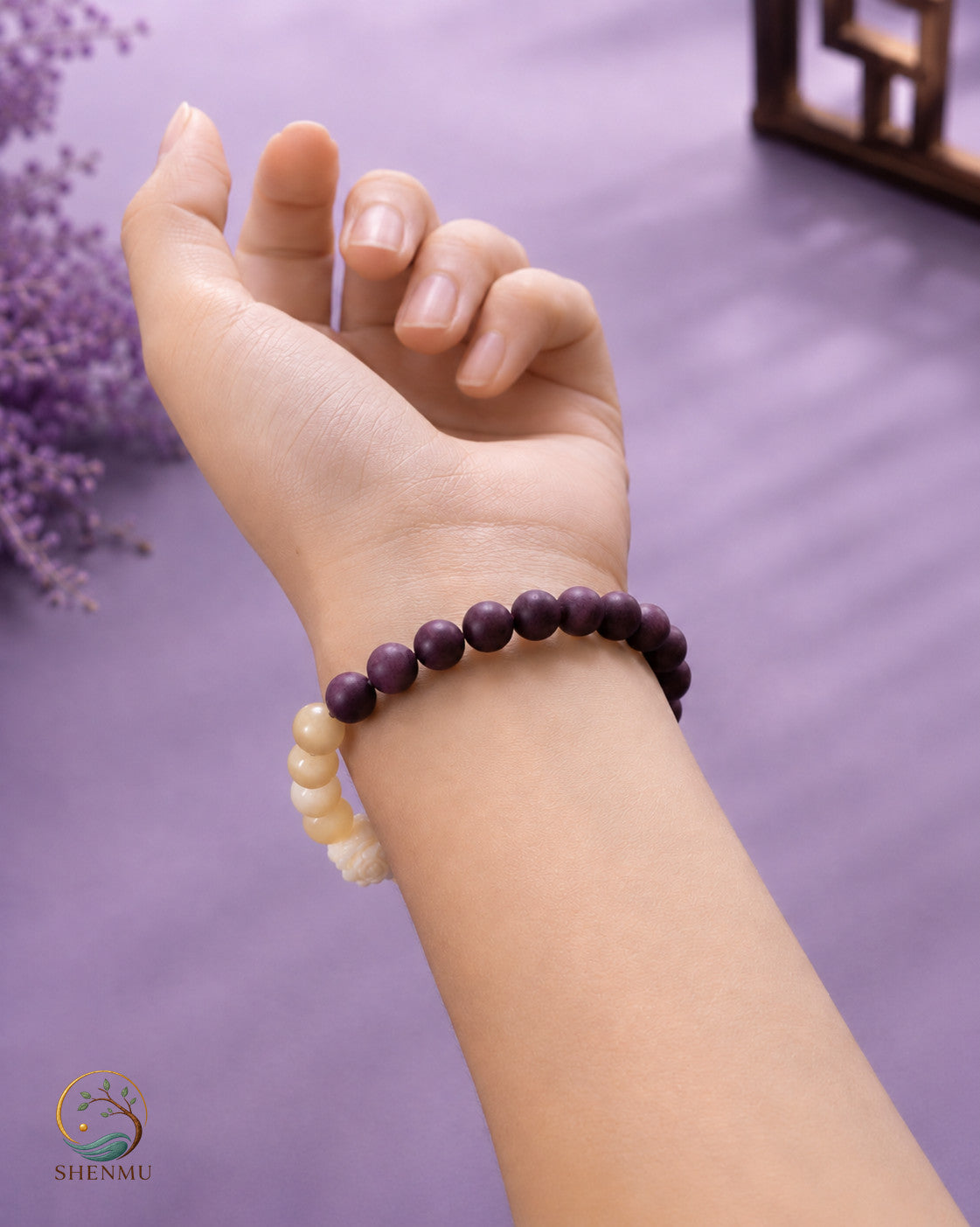 Purple Veil — Botanical Aroma Wood & Mother-of-Pearl Bracelet